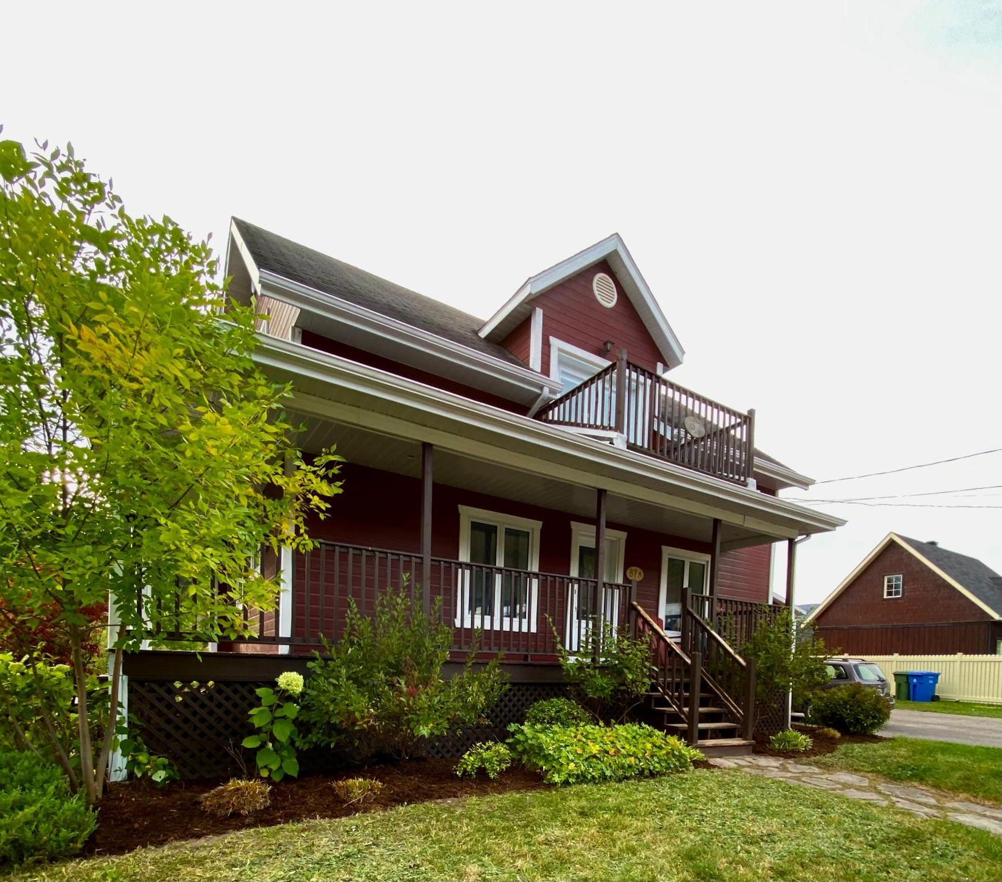 Belle Maison Avec Vue Sur La Riviere LʼAnse-Saint-Jean Exterior foto